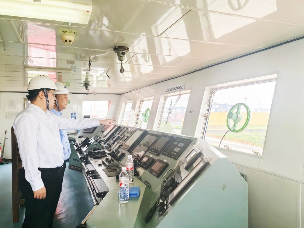 安全生產(chǎn)月丨 江蘇遠(yuǎn)洋所屬新世紀(jì)公司開(kāi)展船舶夏季安全生產(chǎn)檢查